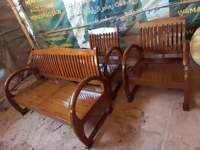 Set kursi sedan kayu jati bayar cod - Home & Garden in Bali