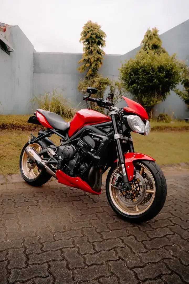 Triumph Street Triple 675 2012, FP, FULL OHLINS, modif banyak - Vehicles in Bali