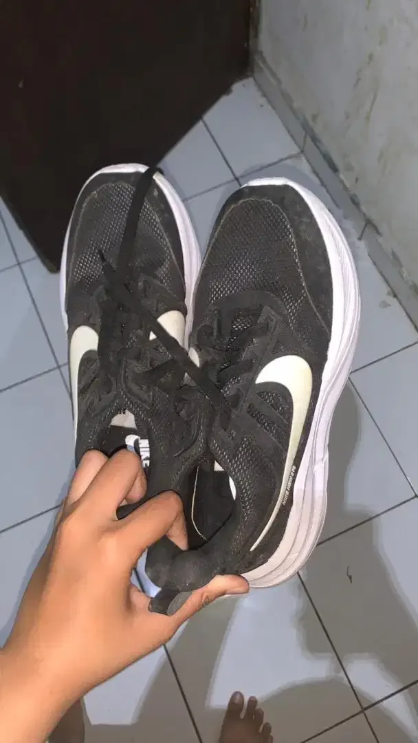 di jual sepatu ukuran 40 - Hobbies & Sports in Bali