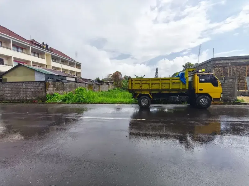 Disewakan Tanah Lokasi Premium di Jalan Mertanadi dekat Rumah Sakit Siloam, Sunset Road. - Bali in Bali
