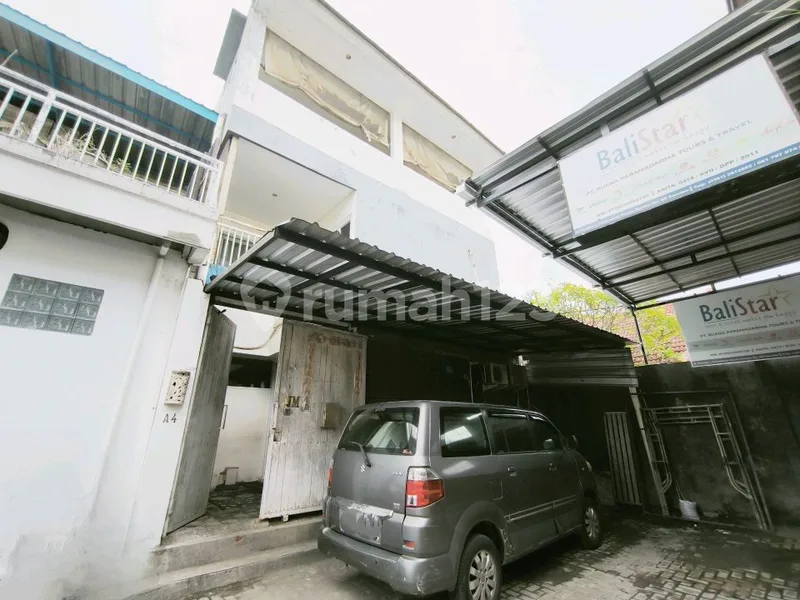 Rumah 3 Lantai Dalam Mini Cluster Bangunan 300 M² SHM di Pedungan Denpasar - Bali in Bali