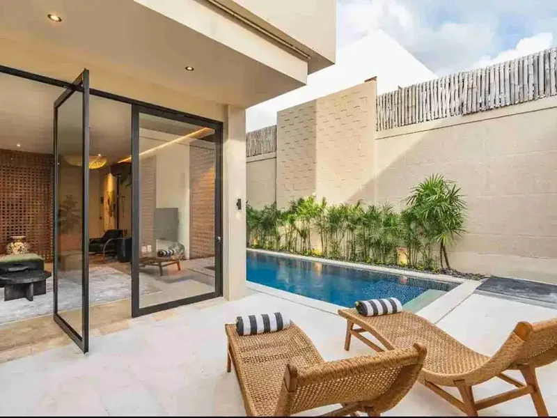 3 BEDROOMS VILLA IN UMALAS BUMBAK FOR SALE AND LONG LEASEHOLD - Real Estate in Bali