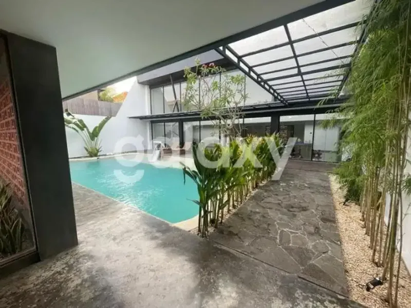 VILLA BARU MEZZANINE DI PANDAWA DEWI SRI LEGIAN BADUNG, BALI - Real Estate in Bali