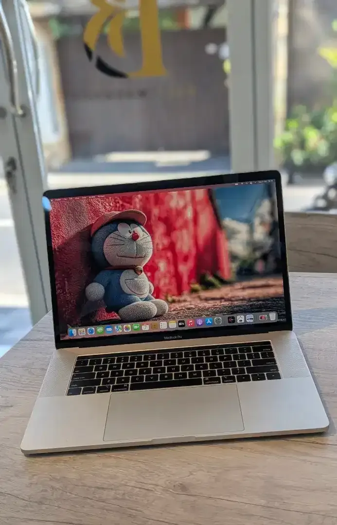 MACBOOK PRO TOUCHBAR 16/512GB 2019 - Electronics in Bali