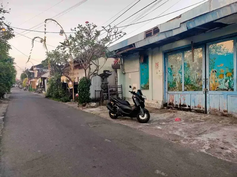 Di jual tanah saja isi bangunan gak di hitung jalan surapati Denpasar - Real Estate in Bali