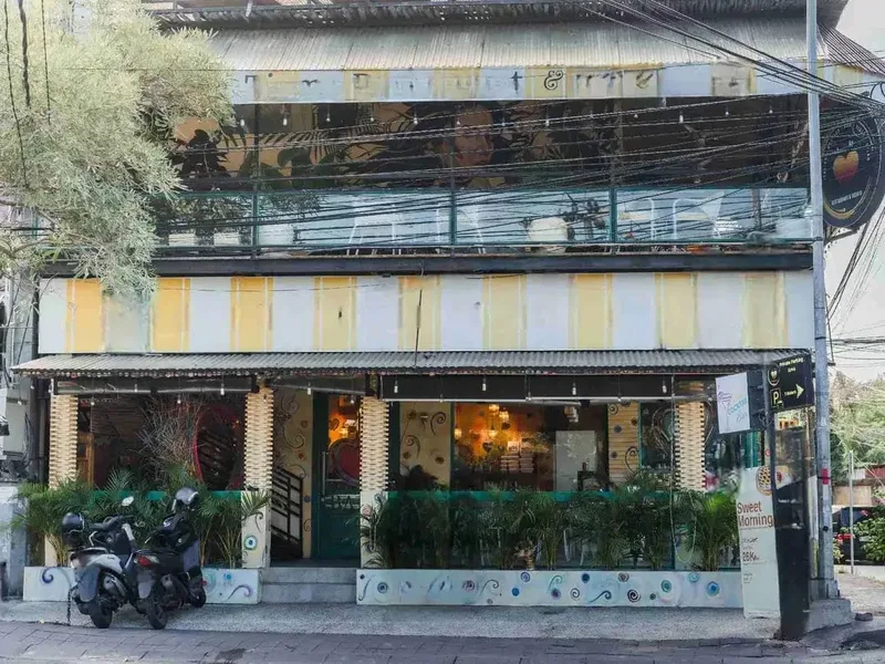 Over Kontrak ex Resto di Area Premium Turis Petitenget Kuta - Real Estate in Bali