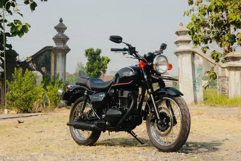 Kawasaki Estrella W250, W175, RE Classic, Keyway - Vehicles in Bali