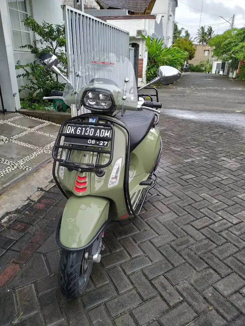 VESPA SPRINT S 150 I-GET ABS Aksesoris 11jtan Helm Half Face Vespa Ori - Vehicles in Bali