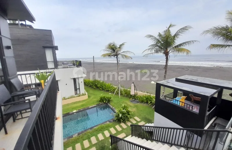 Dijual Cepat Villa Beach Front/ Los Pantai di Pantai Saba - Real Estate in Bali