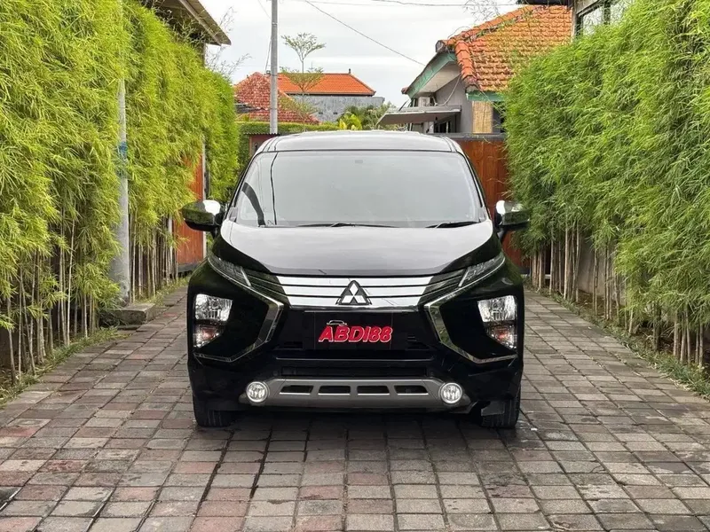 LOW KM MITSUBISHI XPANDER ULTIMATE 1.5 AT 2019 HITAM ISTIMEWA - Vehicles in Bali