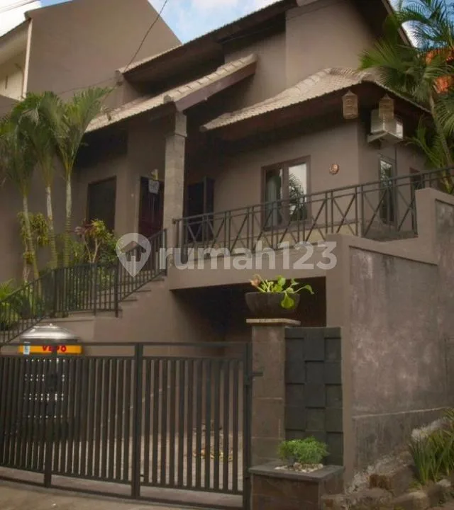 A Comfortable Tropical-Style House At Jimbaran In A Quiet - Bali in Bali
