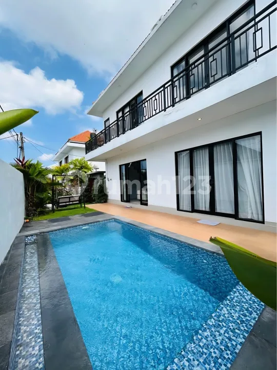 Villa Cantik 3 Kamar dengan Taman dan Pool di Umalas - Bali in Bali