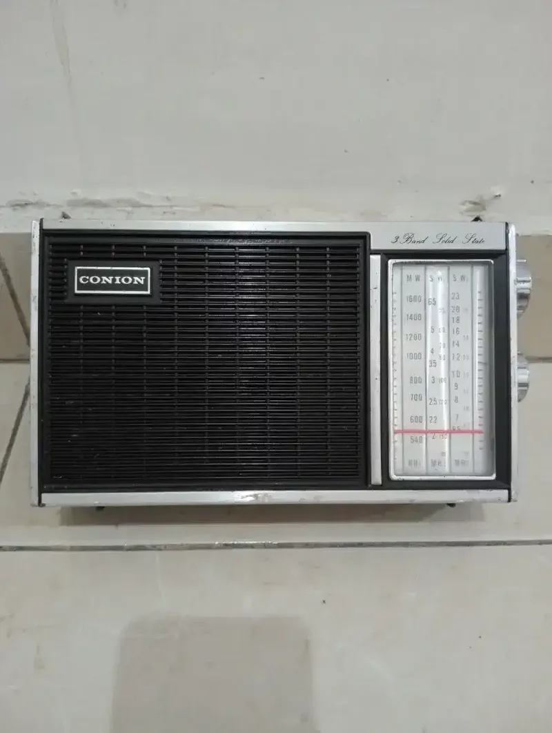 Radio kuno usia 70 tahun - Electronics in Bali