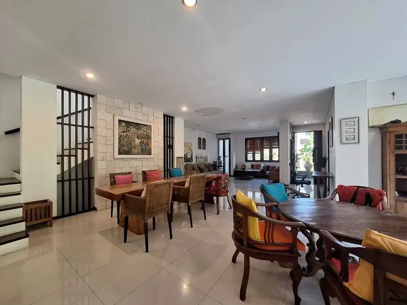 Villa 2 Lantai & Basement di Hayam Wuruk Residence - Real Estate in Bali