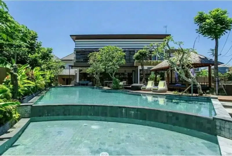 rumah 2 lantai di jimbaran,kompleks elite,tersedia public pool,gym - Real Estate in Bali