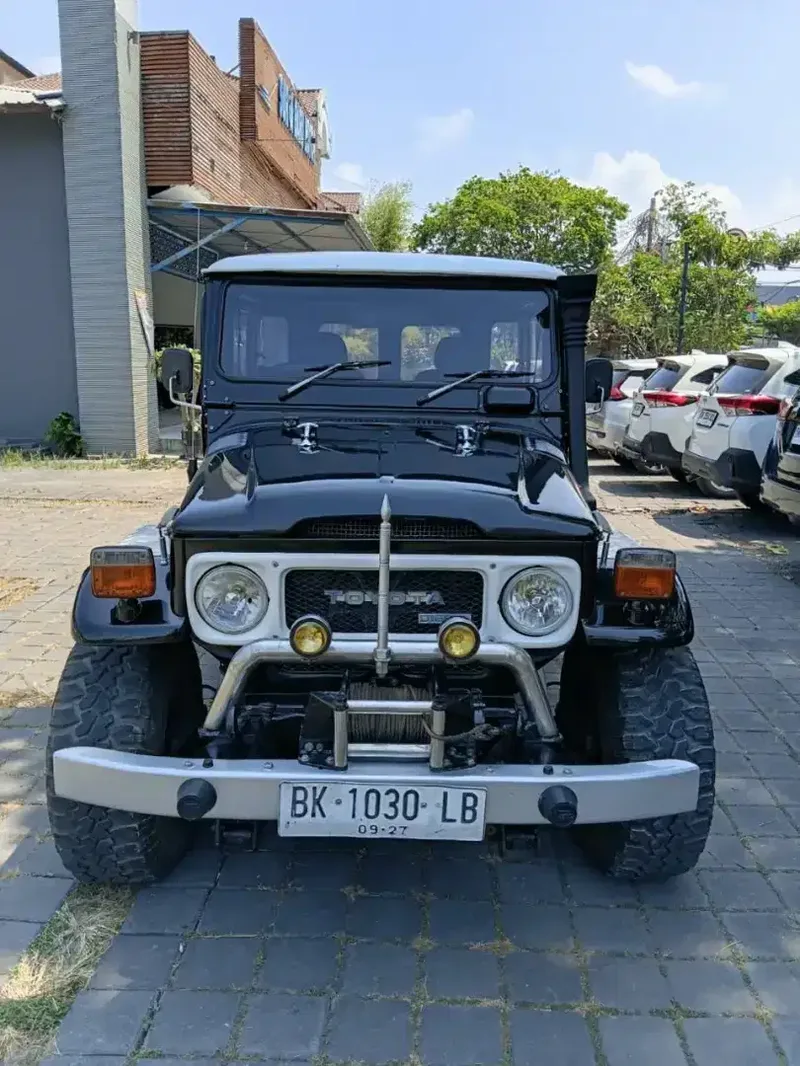 Toyota LandCruiser Hardtop Mesin 3B 4x4 Diesel BJ40 1983 Hitam - Vehicles in Bali