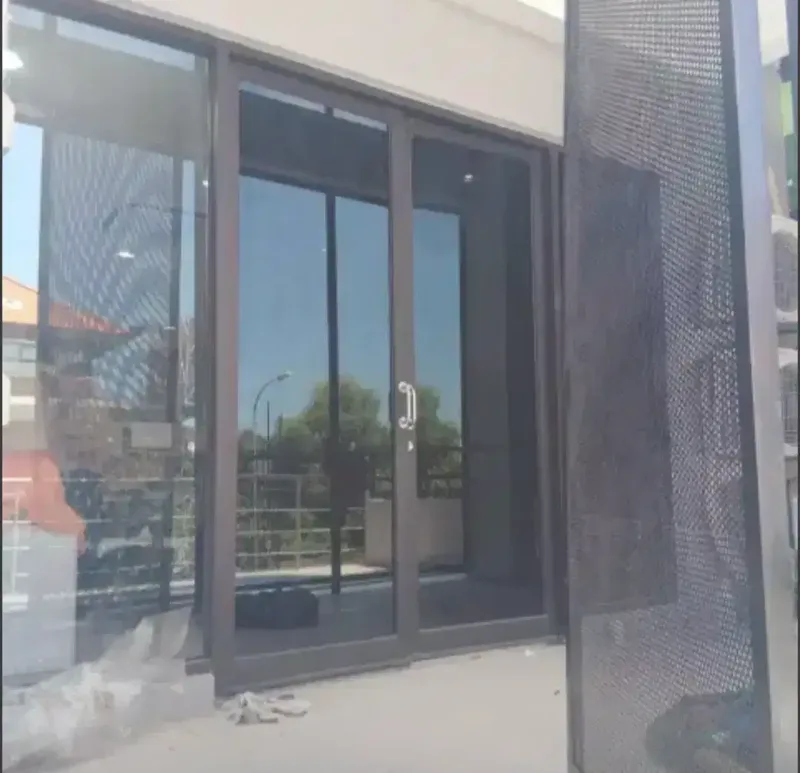 Kantor biasanya pasang stiker sanblas dan kaca film - Other in Bali