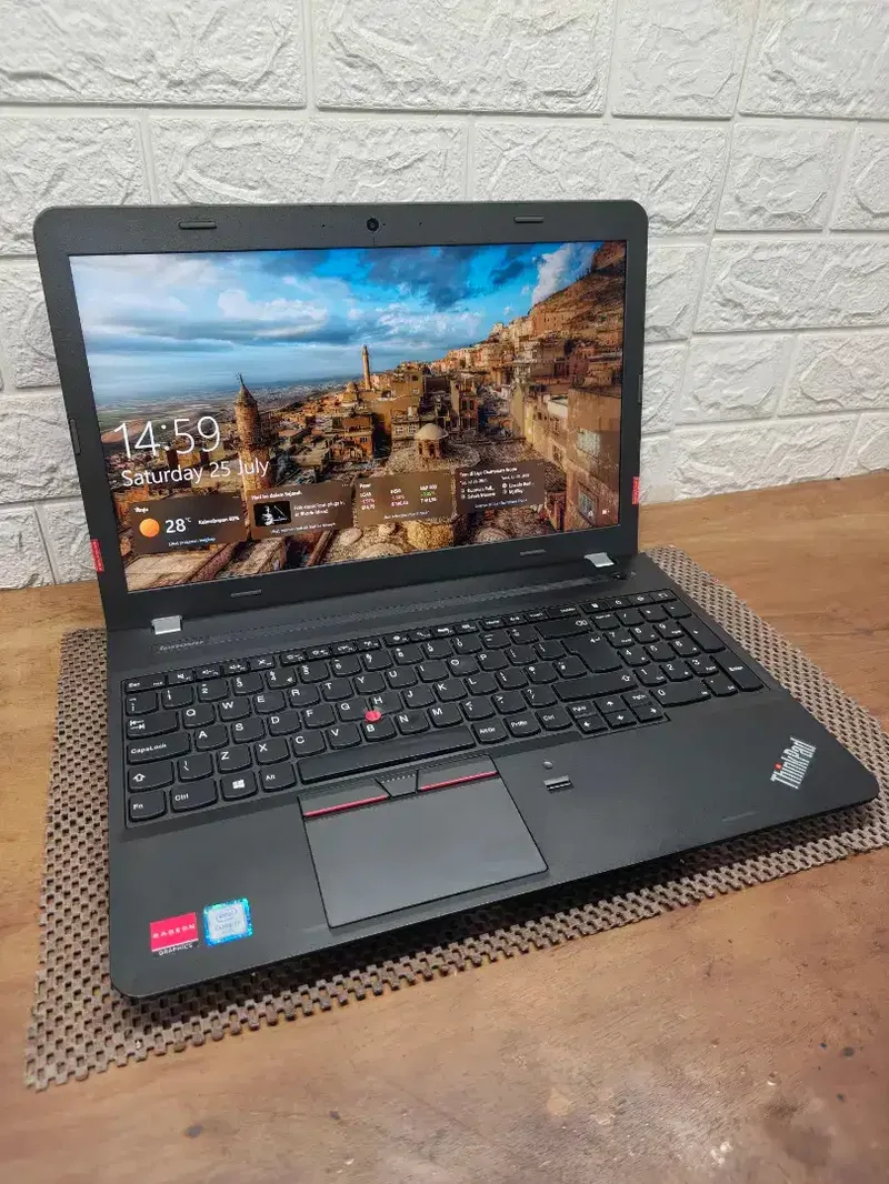Lenovo Thinkpad E560 intel Core i7 Gen-6 (8/256gb) Spek Design JOSS - Electronics in Bali