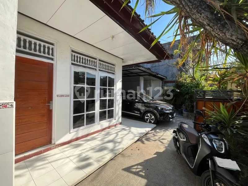 Turun Harga Rumah 5 Kamar Glogor Carik Denpasar Selatan - LT 225 M², Jalan Lebar, Dekat Sunset Road - Bali in Bali