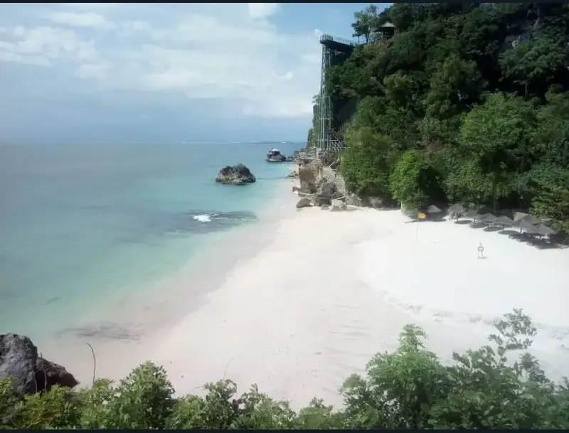 tanah murah pinggir tebing laut samping hotel ayana Jimbaran - Real Estate in Bali