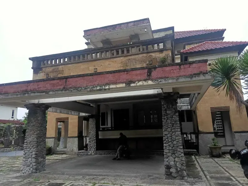Dijual Rumah Pinggir Jalan Raya di Renon, Denpasar Bali - Real Estate in Bali