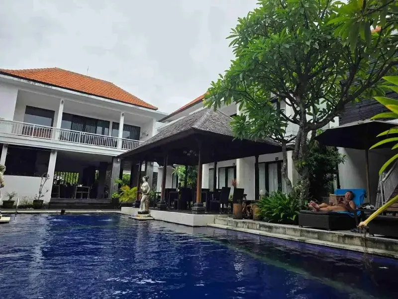 Dijual Hotel bintang 3 sangat murah di Kuta Bali. - Real Estate in Bali
