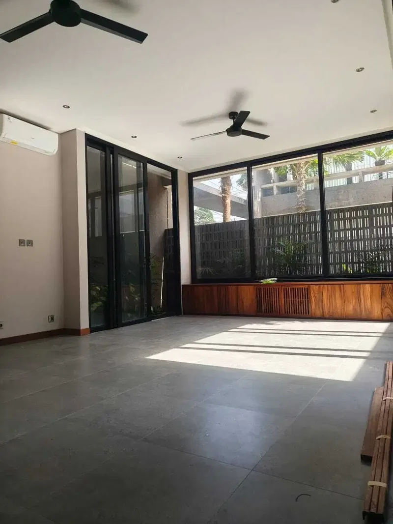FOR RENT HUNIAN SEMI VILLA 2BR BARU SUPER STARTEGIS DEKAT SANUR - Real Estate in Bali