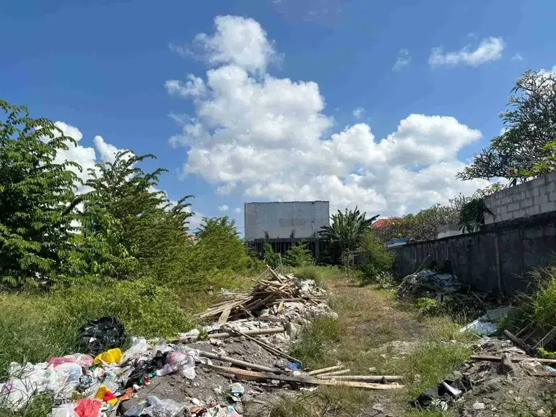 DI JUAL TANAH KAVLING 6 UNIT
TERLETAK DI JL. DANAU  TEMPE, SIDAKARYA - DENPASAR SELATAN

LT 103m²
LEBAR JALAN UTAMA 6 M

LEBAR JALAN LINGKUNGAN 3Meter

Post Satpam 9m²

Selling Point:

Lingkungan - Real Estate in Bali