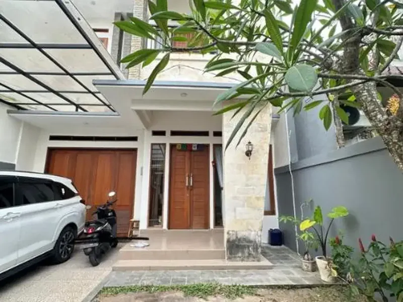 DIJUAL RUMAH 2 LANTAI FULLY FURNISHED – TUKAD BALIAN, RENON, DENPASAR SELATAN ( IR ) - Bali in Bali