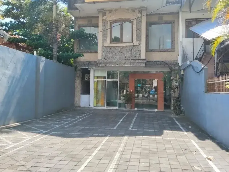 TANAH BERISI BANGUNAN KANTOR DI JL UTAMA NUSA DUA DEKAT PANTAI - Real Estate in Bali