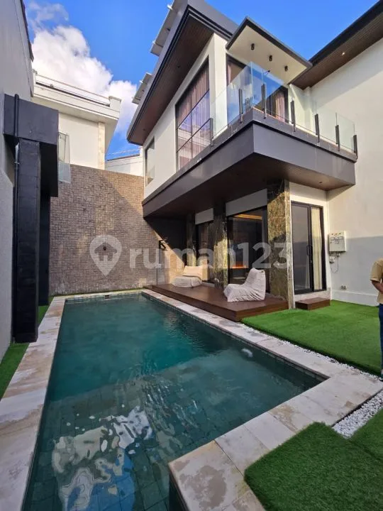 Villa Sale - Petitenget Seminyak 3 BR Luas 300MÂ² - Real Estate in Bali