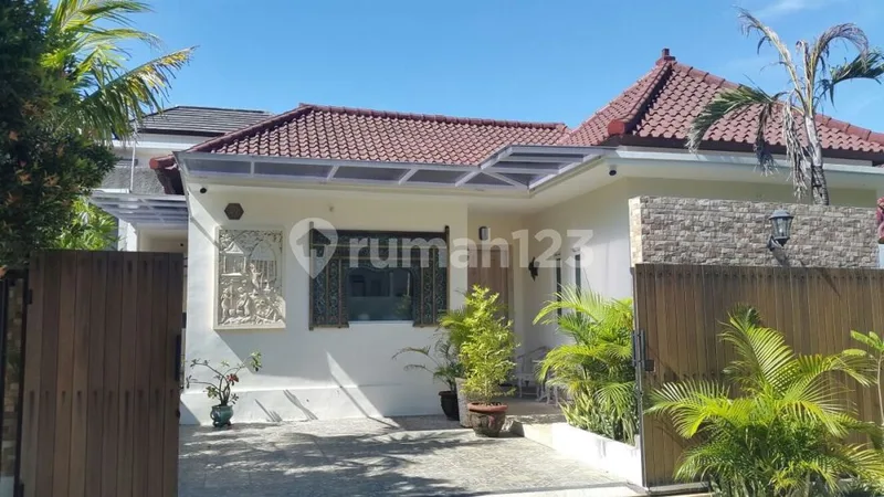 Bangunan Terawat Villa 2 Bedrooms Furnished Private Pool Pecatu Graha Badung Bali - Real Estate in Bali