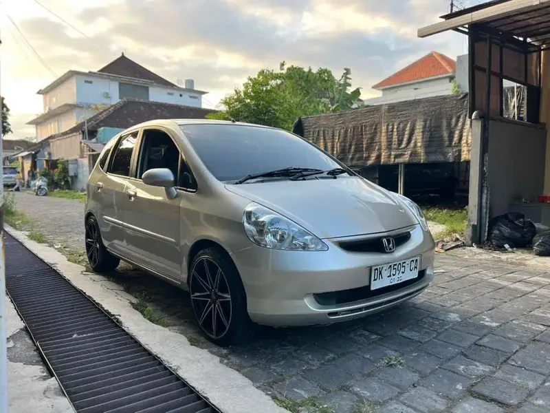 Honda Jazz idsi 2004 manual - Vehicles in Bali