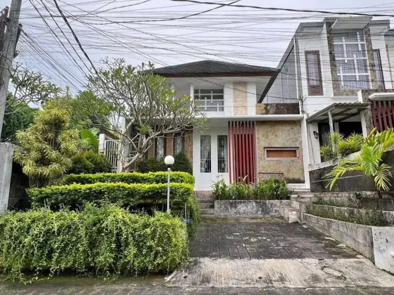 Dijual Rumah Cantik Harga Terjangkau - Berlokasi di Taman Giri, Nusa Dua - Real Estate in Bali