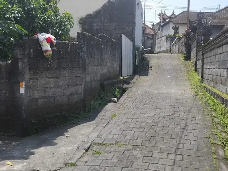 Di Jual Tanah 1 Are (Hook) - Lokasi Jl. Cekomaria, Peguyangan Kangin - Denpasar - Real Estate in Bali
