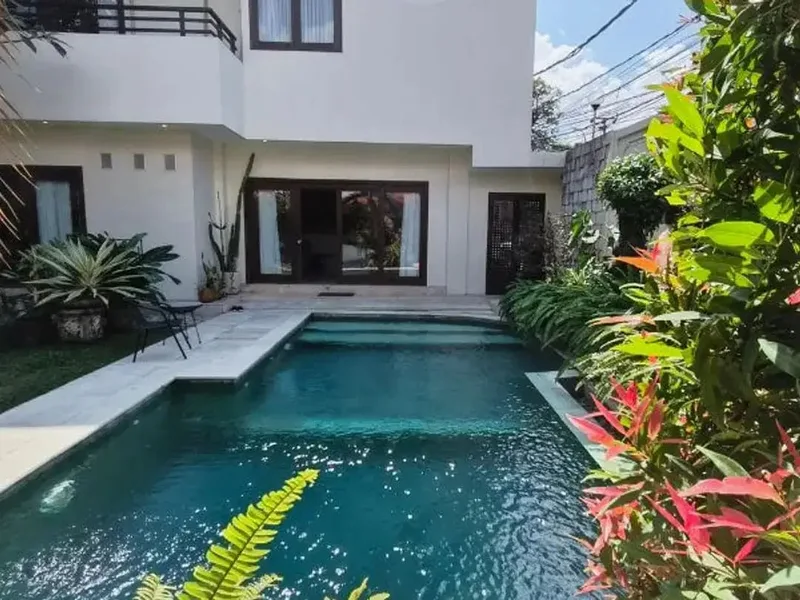 VILLA CANTIK DI PETITENGET DEKAT PANTAI BATU BELIG BADUNG - Real Estate in Bali