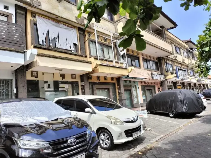 DIJUAL / DISEWAKAN — RUKO 3 LANTAI KONDISI BARU RENOVASI LOKASI KUTA - Bali in Bali