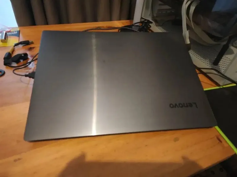 Laptop Lenovo Ryzen 5 V330 kondisi mulus - Electronics in Bali