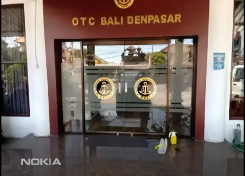 Stiker sanblas kaca film untuk kantor pesan bisa - Home & Garden in Bali