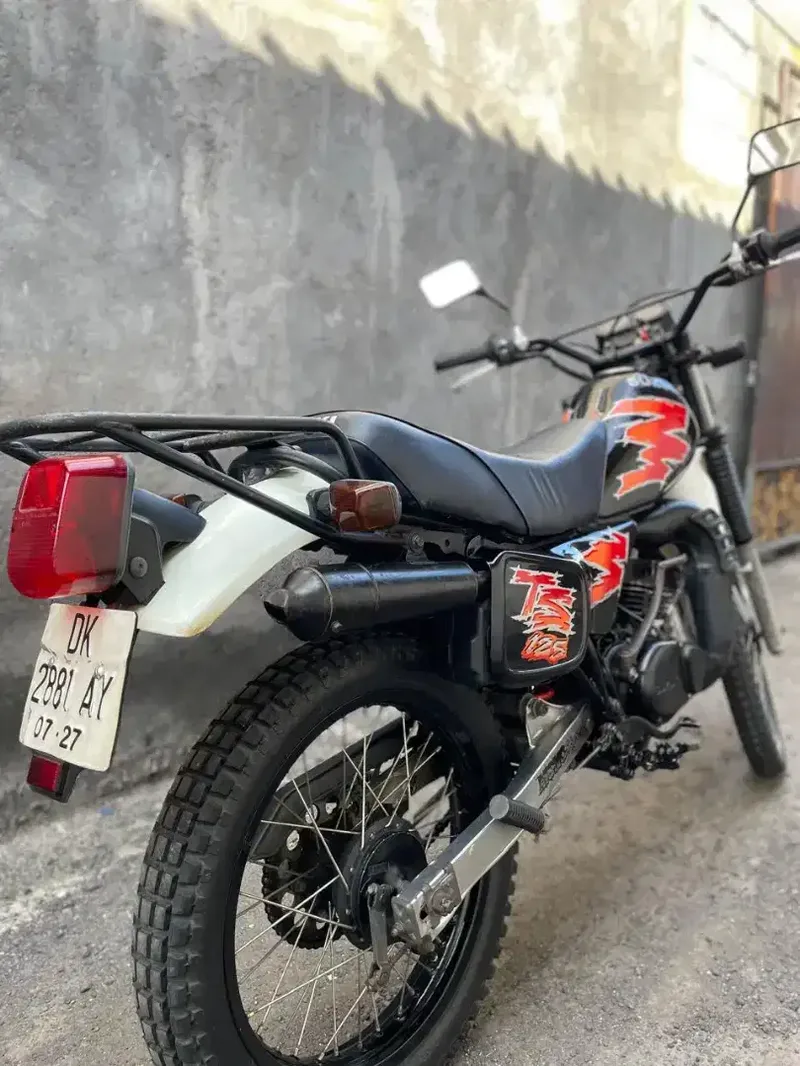 Suzuki TS 2002  asli Bali - Vehicles in Bali