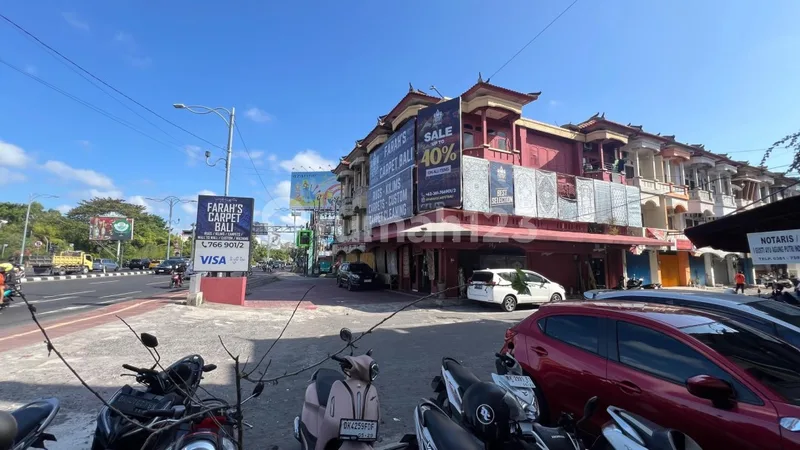 Shophouse for Sale Freehold - 3-Storey Business space in by pass road near Ngurah Rai Airport, Kuta, Bali - Real Estate in Bali