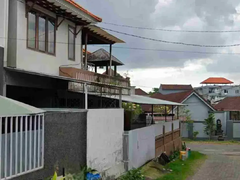 jual BU rumah luas 2,4 are & 2 lantai di jln.Cargo samping perumh Citraland denpasar - Real Estate in Bali
