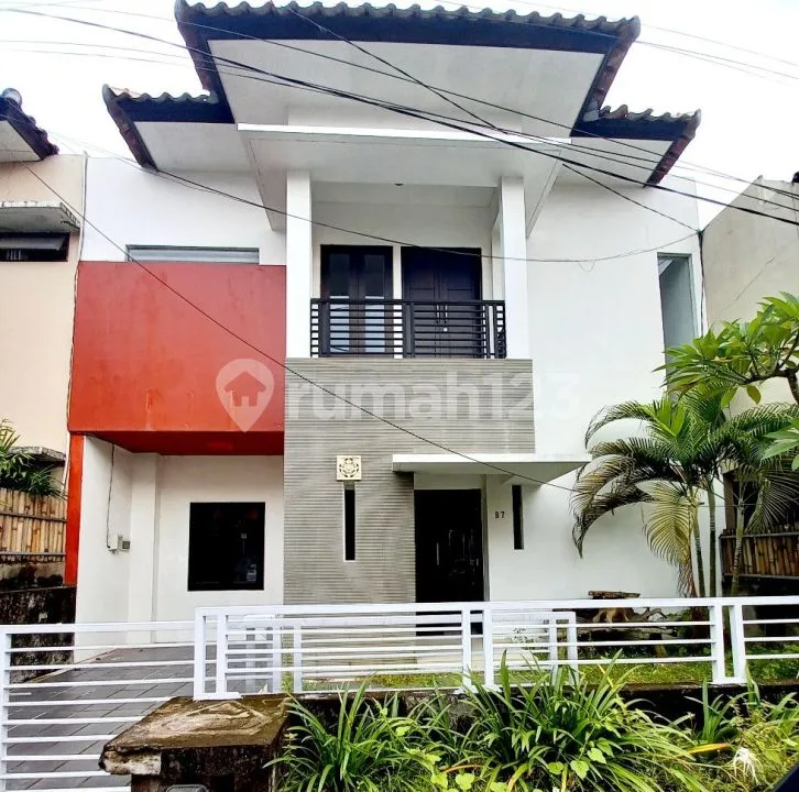 Rumah 2 Lantai di Perumahan One Gate System di Kerobokan Rumah - Real Estate in Bali
