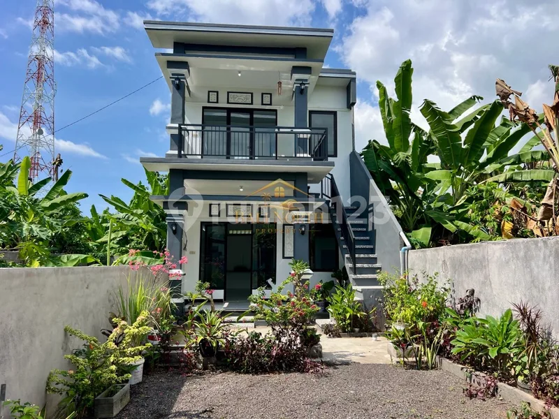 Rumah Modern 2 Lantai di Lovina Dekat Pantai - Real Estate in Bali