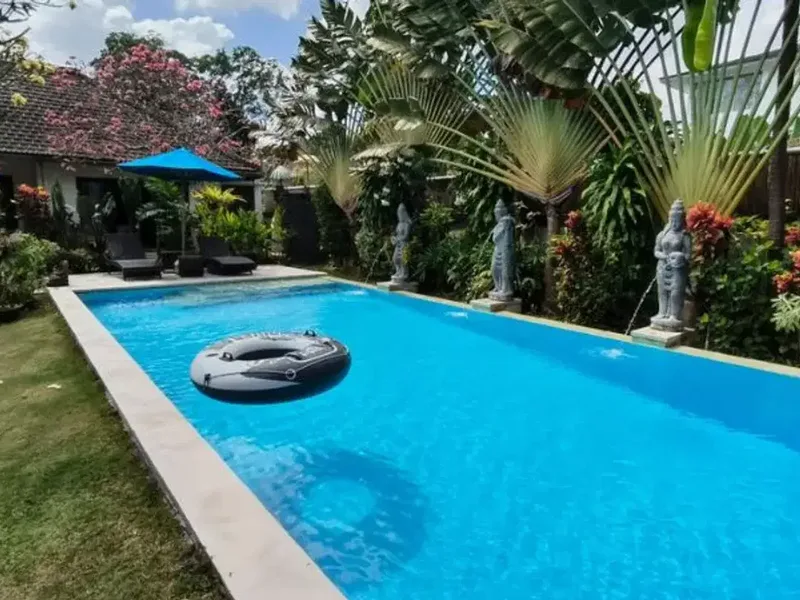 VILLA SPACIOUS GARDEN WITH 5 BEDROOM IN UMALAS KEROBOKAN BADUNG - Real Estate in Bali