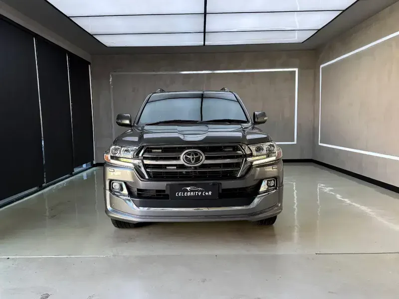 Toyota Land Cruiser 200 VXR 4x4 2020 - Vehicles in Bali
