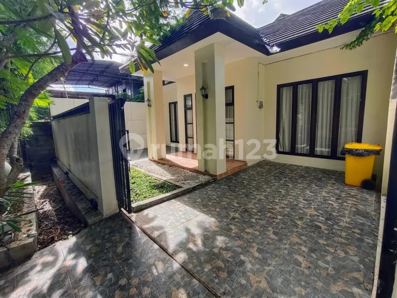 Rumah Sewa Aman. Bagus Include Furnish Puri Gading Jimbaran - Bali in Bali