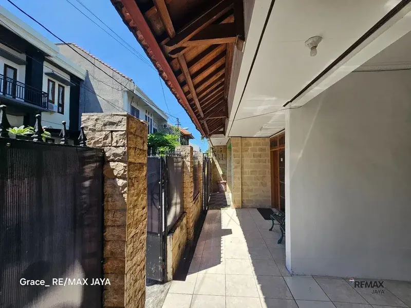 Rumah 1.5 Lantai Dijual, di Teuku Umar Denpasar, Dekat Hotel Amaris - Real Estate in Bali