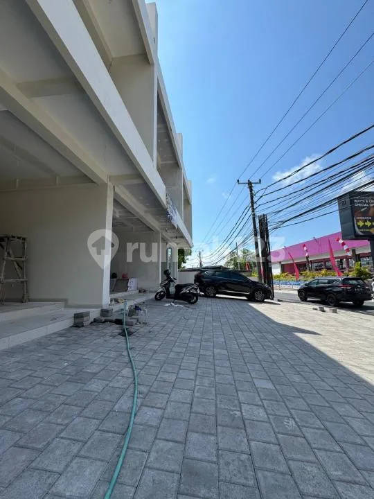 Ruko Ikonik 3 Lantai + Basement & Rooftop - Siap Jadi Magnet Bisnis di Benoa - Bali in Bali