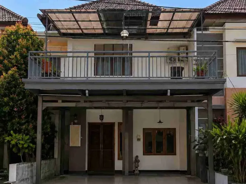 Rumah Dijual, 2 Lantai, 3Kt 3Km, SHM, Gatot Subroto Denpasar, One Gate Security. - Real Estate in Bali
